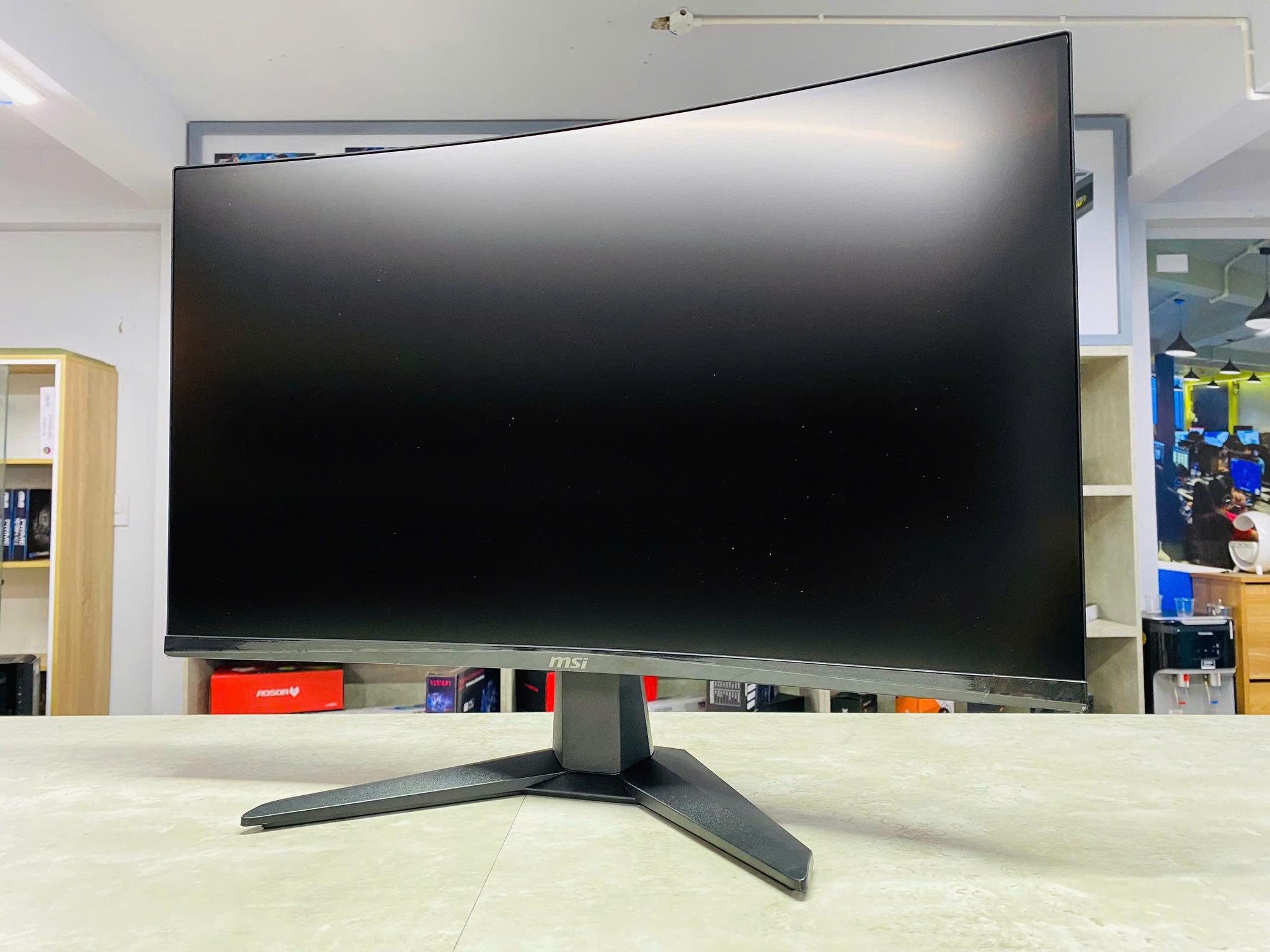 Màn hình LCD MSI MAG 274CXF 27''