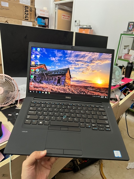 DELL Latitude 7490 I7 8650U Ram 16GB SSD 256GB 14.0" FHD Phím LED