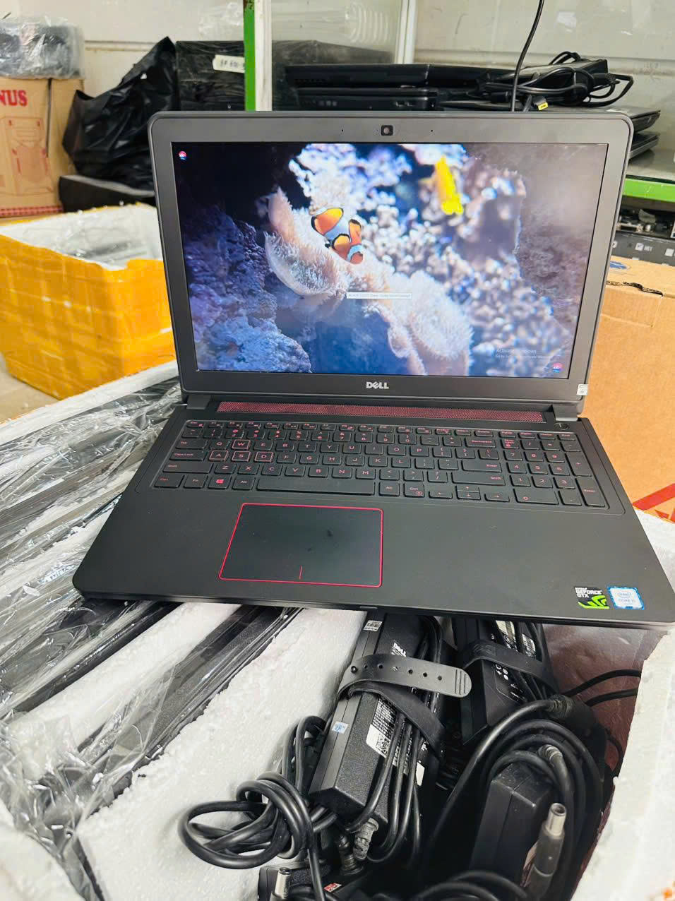 Dell 5577 i5-7300HQ Ram 8G Ổ 256G GTX-1050 FHD