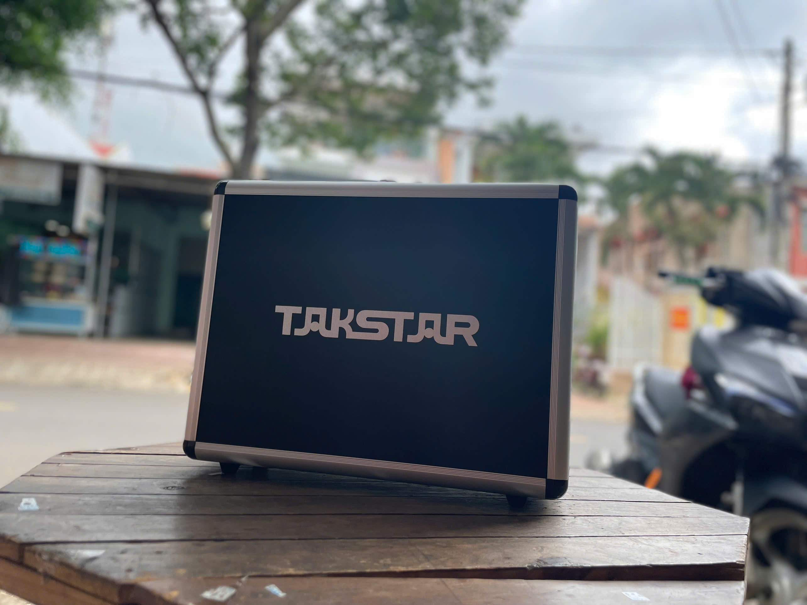 Máy trợ giảng E261W , Mic đeo tai , bluetooth